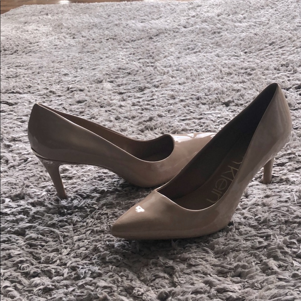 Calvin Klein nude patent leather pumps